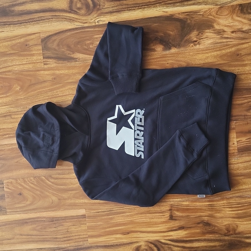 New Boys black STARTER logo hoodie size Medium